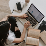 Sådan får du mere plads til sjov i dit budget som studerende